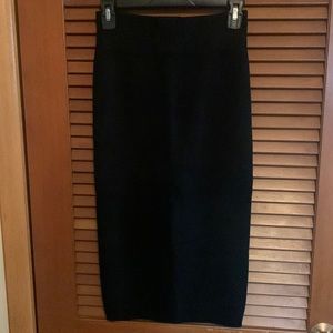 Cute skirt (fitted) very comfortable and stretchy